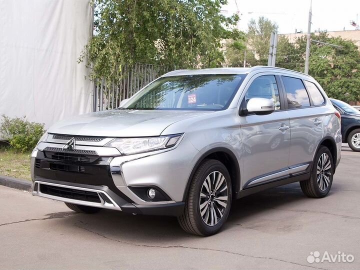 Mitsubishi Outlander 2.0 CVT, 2022