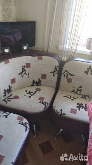 Кухонный мягкий уголок