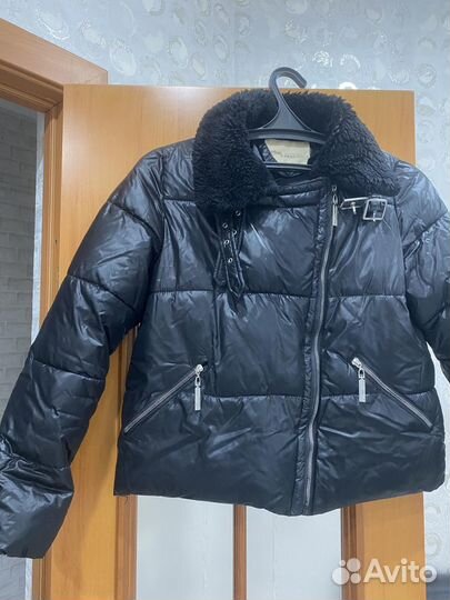 Продам куртку женскую