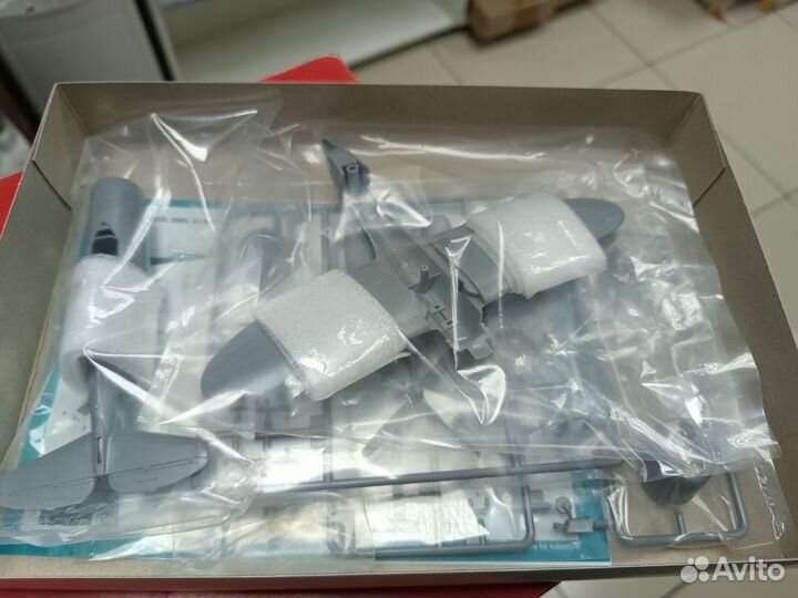 80283 Самолет P-47D Thunderbolt Razorback 1:72 Hob