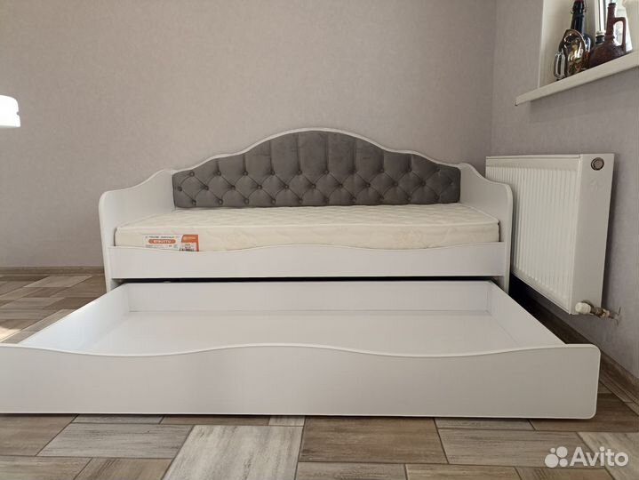 Диван, детская кровать