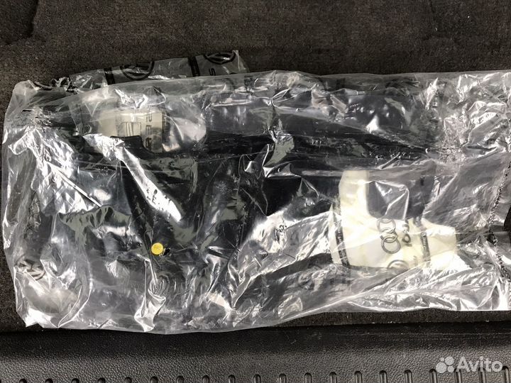 Дефлектор радиатора правый Seat Leon 5F0121284H