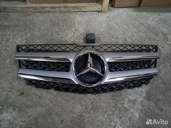 Решетка радиатора Mercedes GLK X204 2012-2015