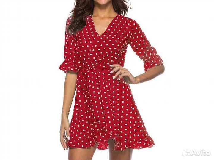 Красное платье в горошек