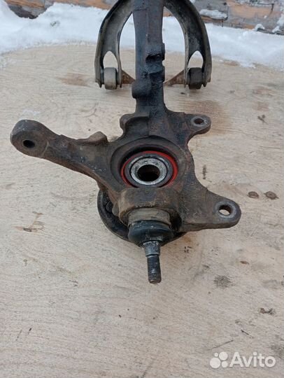 Кулак поворотный передний левый Honda Civic 6