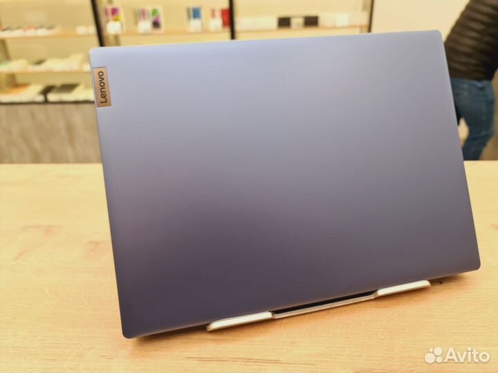 Ноутбук Lenovo как новый ips/Athlon Silver/SSD