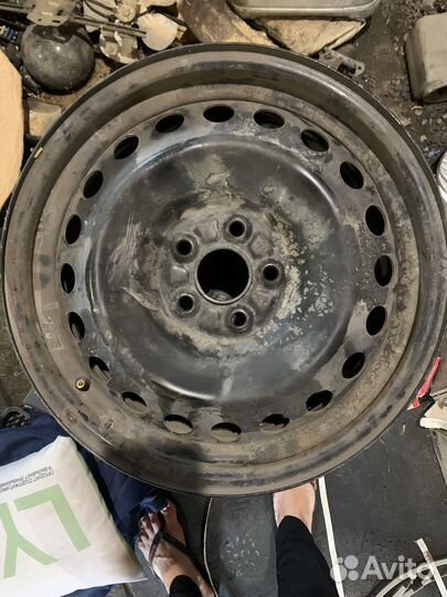 Штампованный диск r 16 toyota