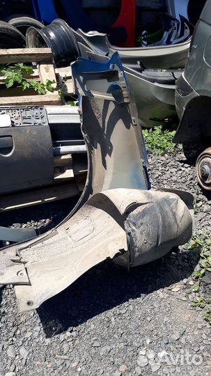 Крыло переднее правое renault logan