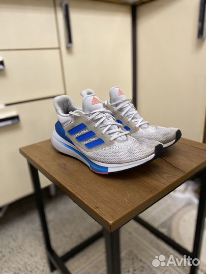 Кроссовки мужские 44