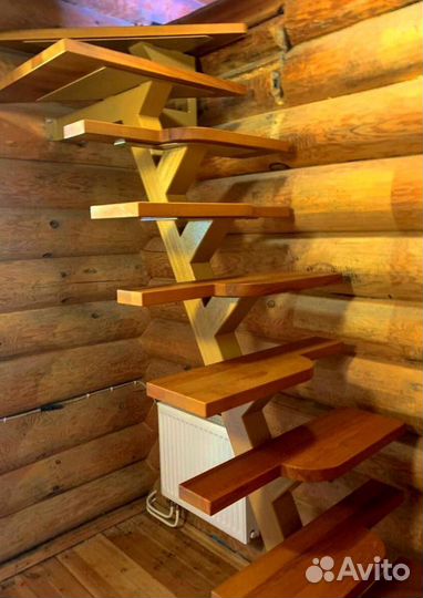 Лестница на металлокаркасе открытого типа