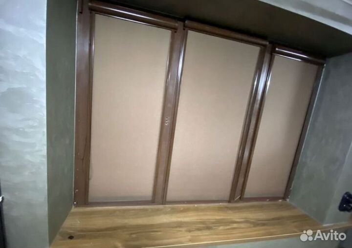Рулонные шторы в коричневом коробе РКК-2760