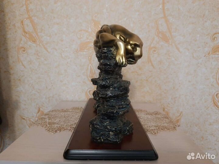 Скульптура пантера