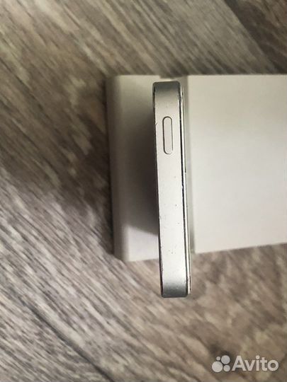 Телефон iPhone 5s