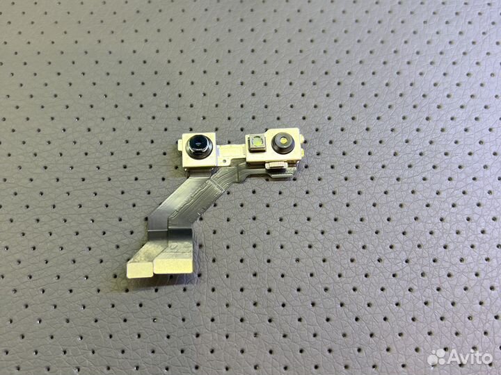 Фронтальная камера iPhone 13 Pro Max