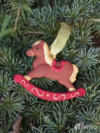 Игрушка на елку лошадка