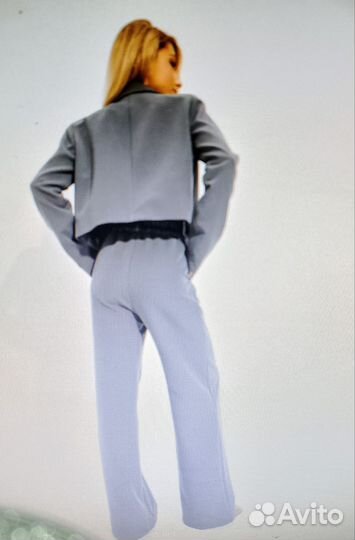 Брючный костюм женский