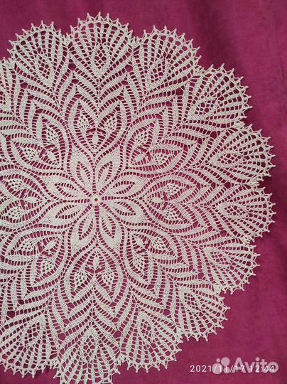 Скатерть круглая вязаная