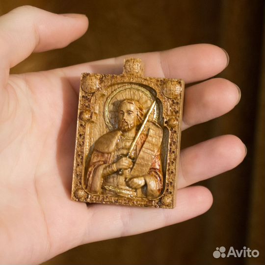 Резная икона в машину 