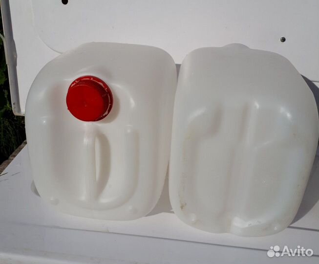 Канистры пластиковые для питьевой воды