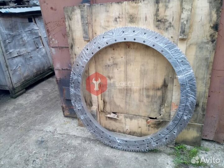 Поворотный круг Komatsu PC210-11