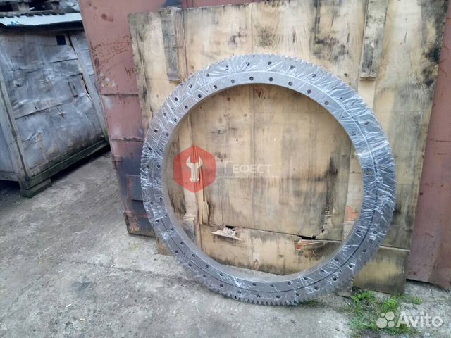 Поворотный круг Komatsu PC210-11