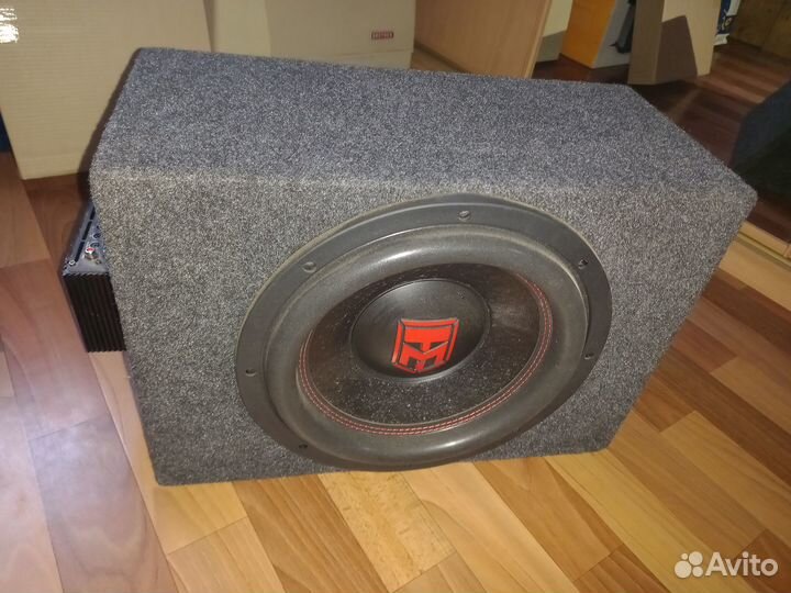 Продам автомобильный сабвуфер