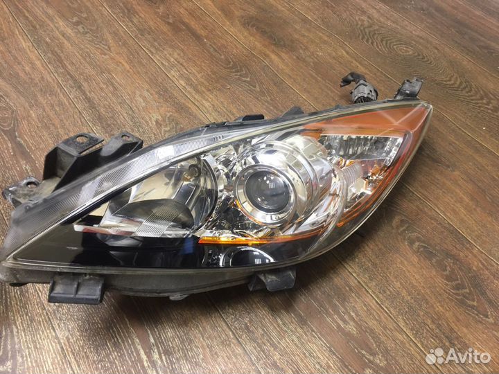 Фара Mazda Mazda 3 BL 555