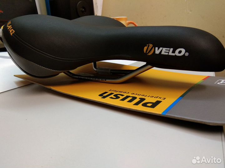Комфортное широкое седло для велосипеда
