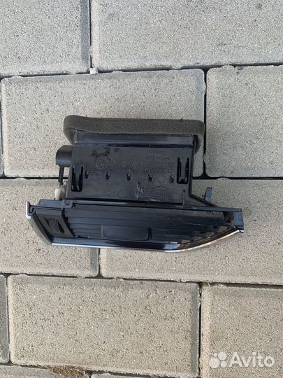 Дефлектор воздушный левый Skoda Octavia A7