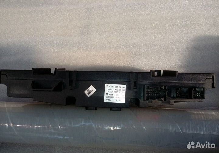 Блок управления средней консоли мерседес S 221