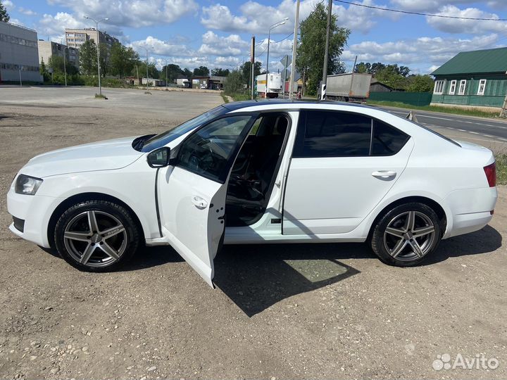 Skoda Octavia 1.6 AT, 2015, 215 000 км