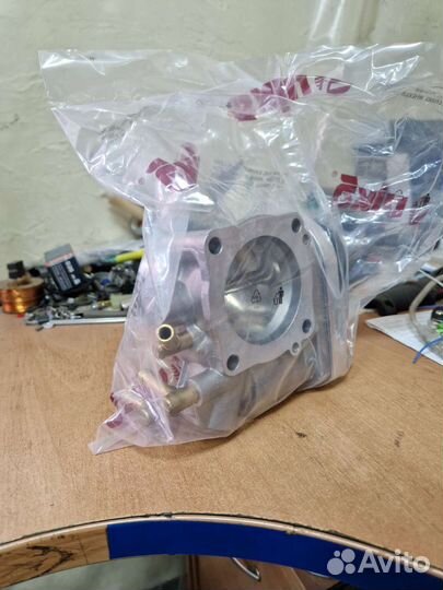 Дроссельная заслонка 06A133062AT