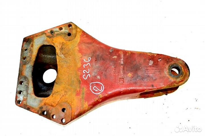 Кронштейн реактивной тяги, ведущего моста, правый