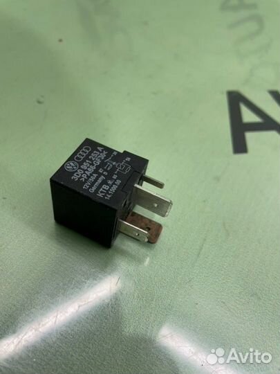 Реле Volkswagen Touareg 7L дорест. 3.2L BMV 2005