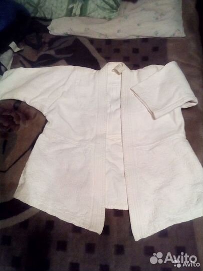 Кимоно + защита для паха + 2 пояса