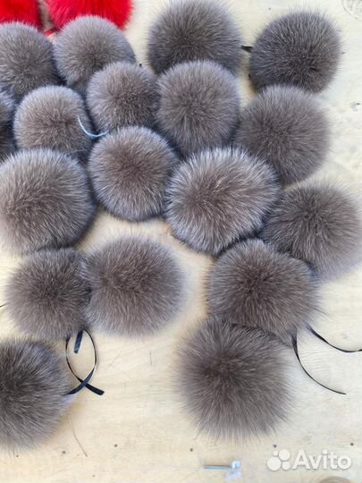 Меховые помпоны