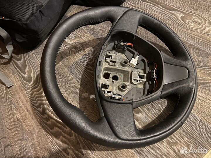 Руль новый Рено Дастер Террано Логан Stepway