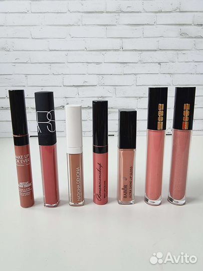 Блеск и помады для губ