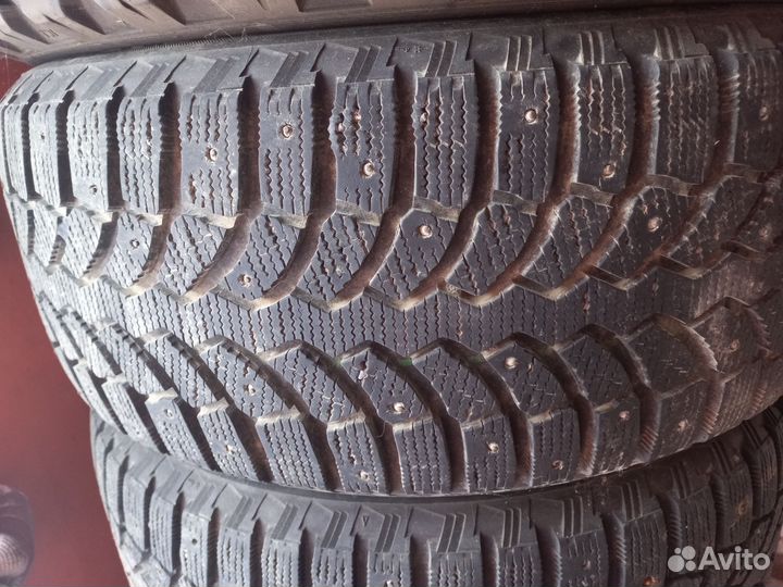 Bridgestone Blizzak Spike-01 255/55 R18