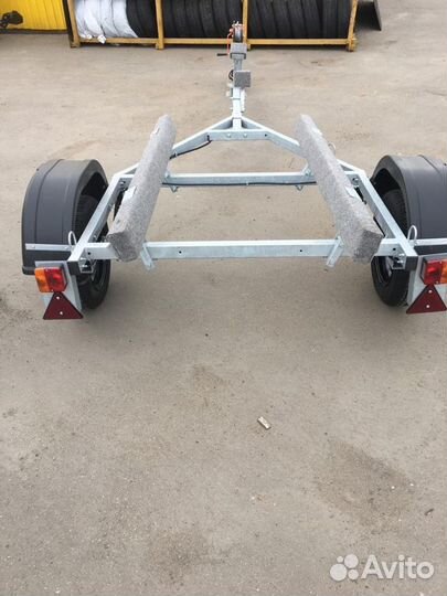Лодочный прицеп 5 метров