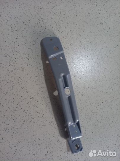 Крепление фары переднее левое Toyota Land-Cruiser