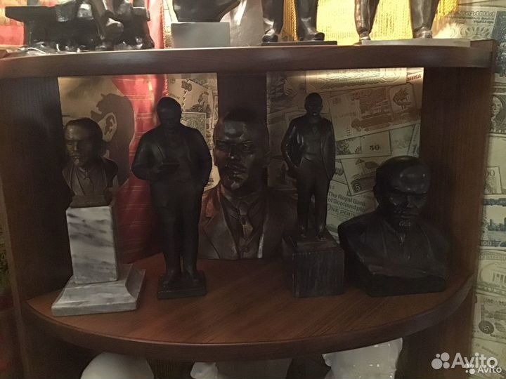 В продаже Ленин, Сталин, Дзержинский