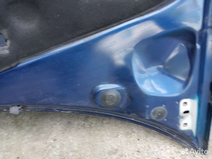 Капот на Renault Laguna 2
