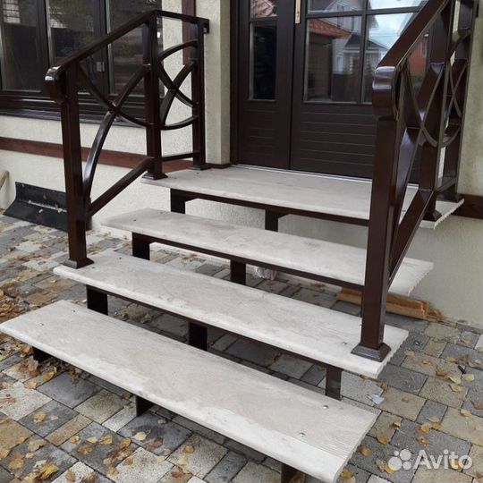 Лестница уличная. Крыльцо