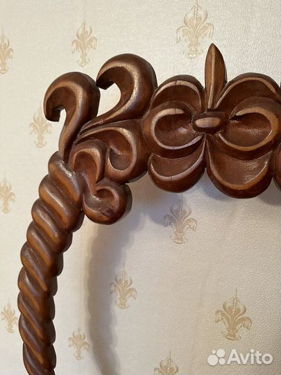 Рама резная для зеркала