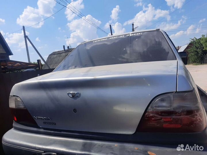 Daewoo Nexia крышка багажника