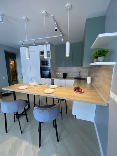 2-к. квартира, 43 м², 8/13 эт.