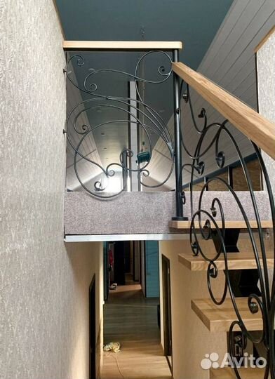 Лестница для коттеджа на заказ