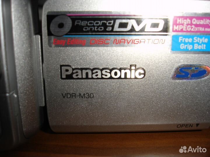 Видеокамера Panasonic VDR-M30