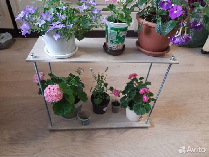 Полка для цветов на подоконник